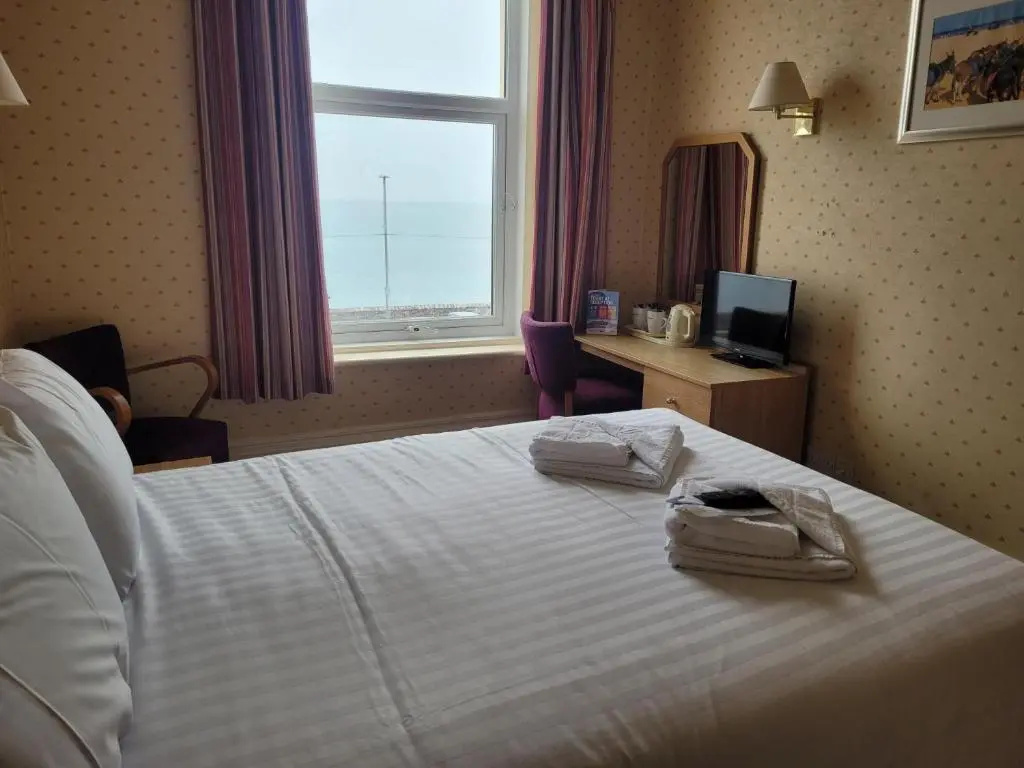 Standard Double room with sea view (full double bed)