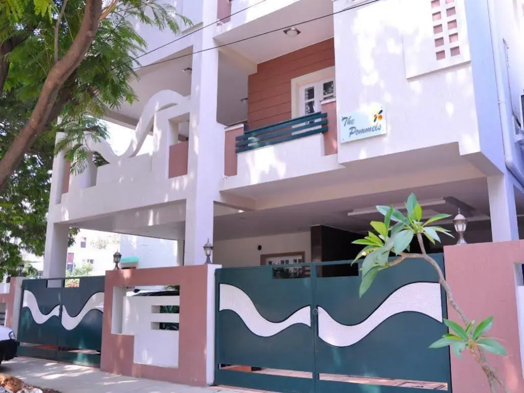 The Pommels Business Hotel