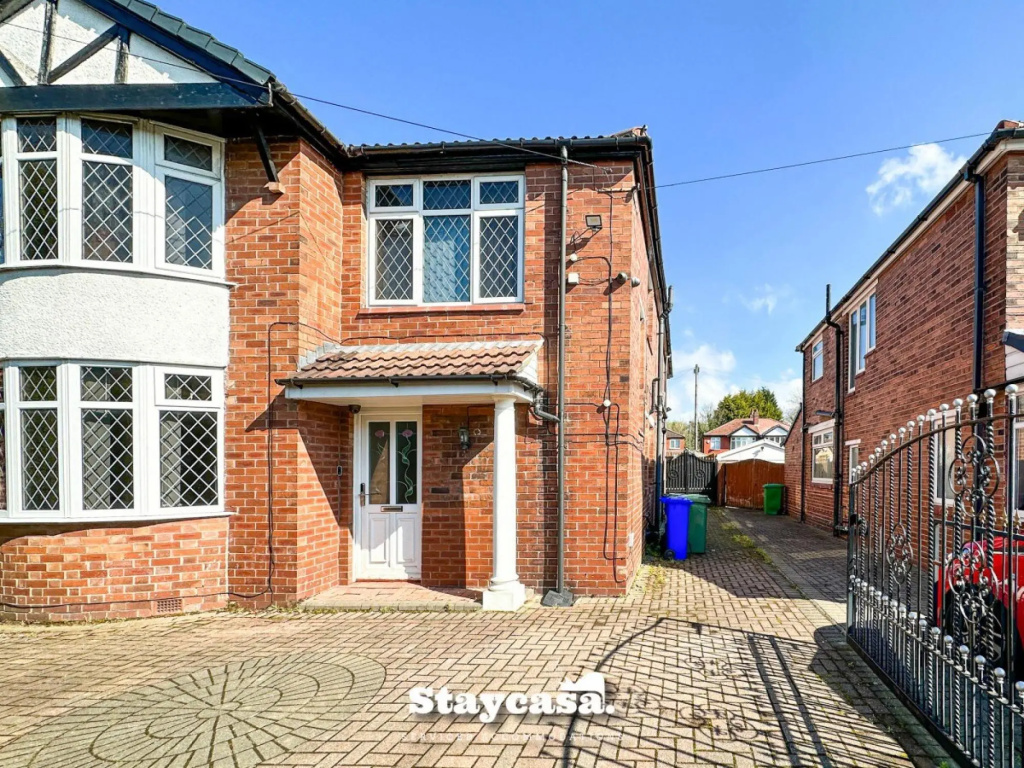 Beautiful Detached Villa - Jacuzzi Bath - Parking