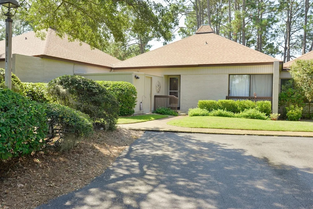 17 Lawton #166 - 2 Br Villa