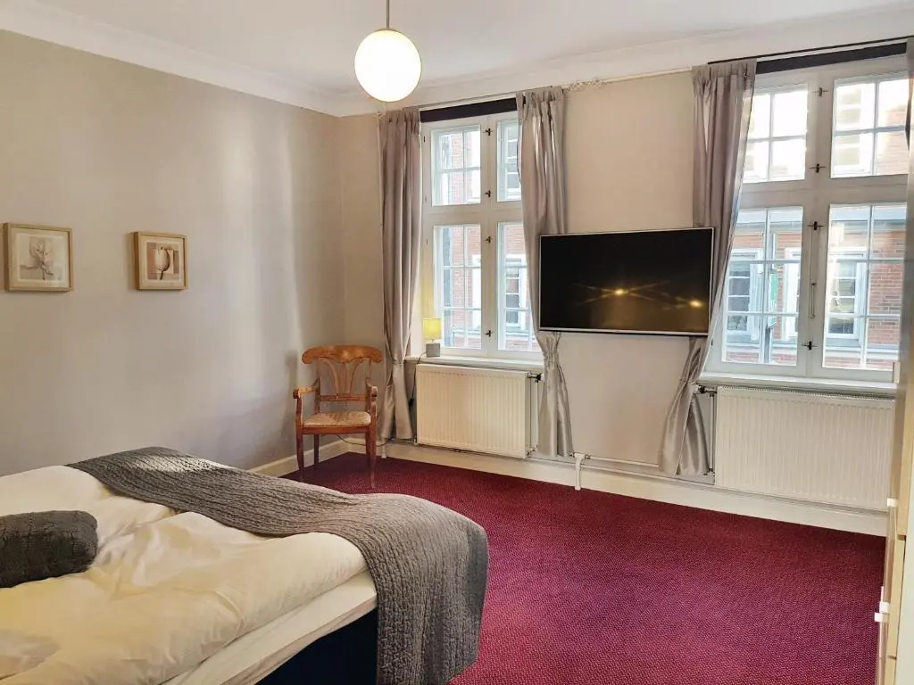 2 Bedrooms Apartment