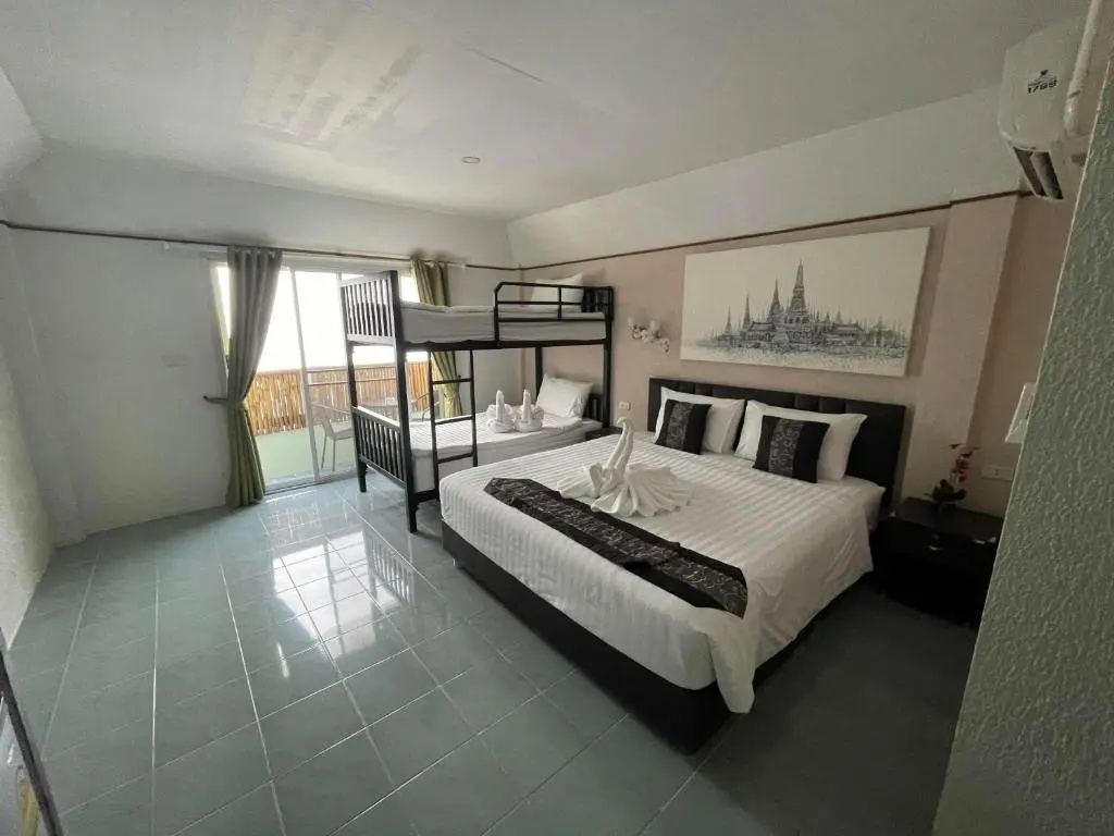 Standard Quadruple room with balcony