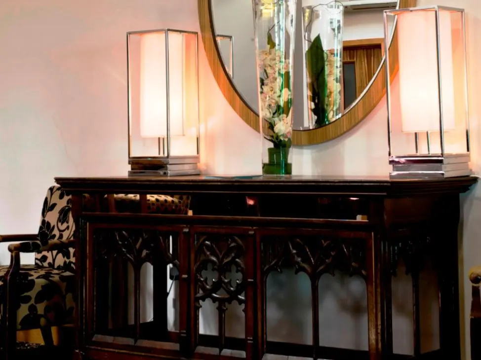 Lobby & Reception