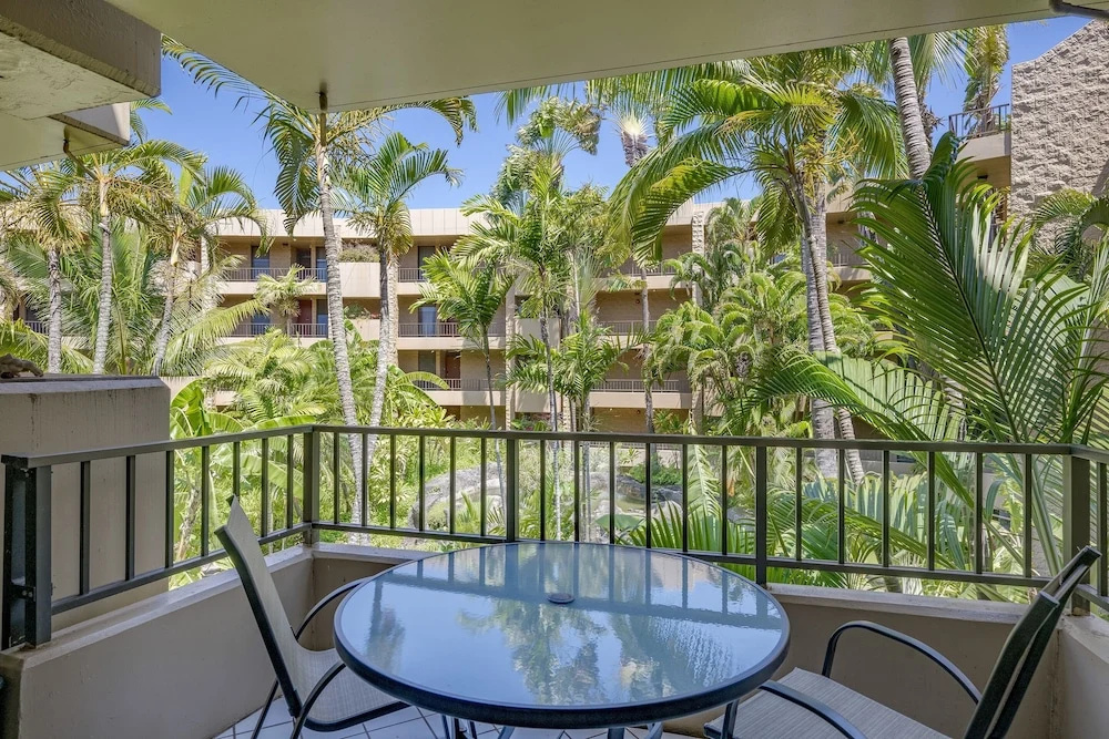 Paki Maui #318 1 Bedroom Condo by Redawning