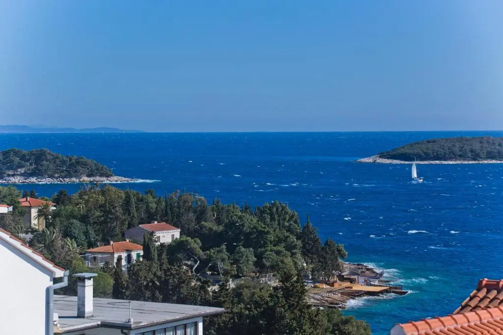 Beach & Waterfront