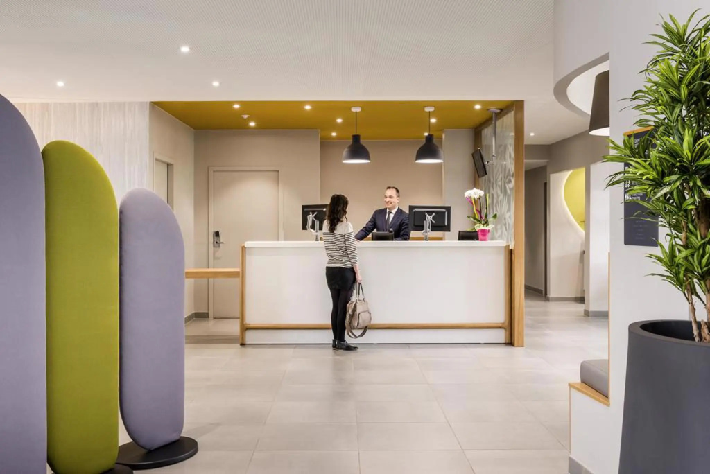 Lobby & Reception