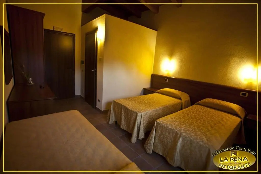 Standard Triple room