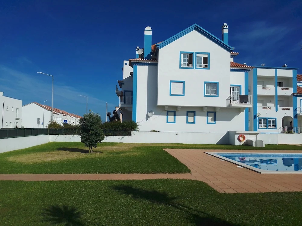 Baluarte Citadino-Baleal Beach Lodge