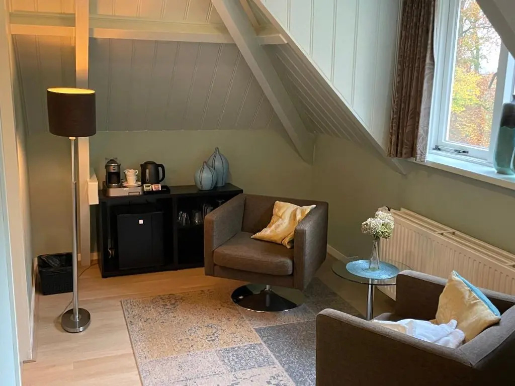Comfort room
