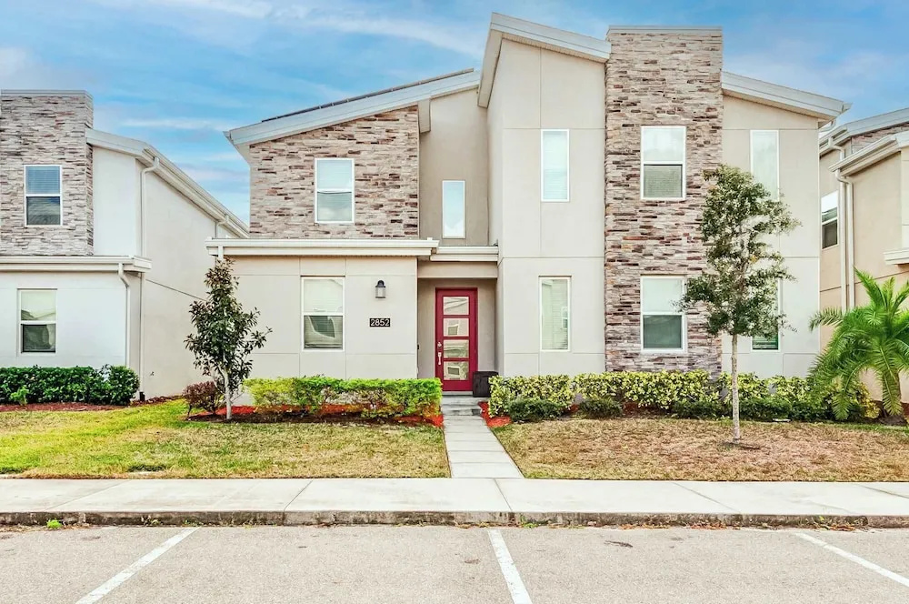 Family-friendly House With Private Pool & Game Room