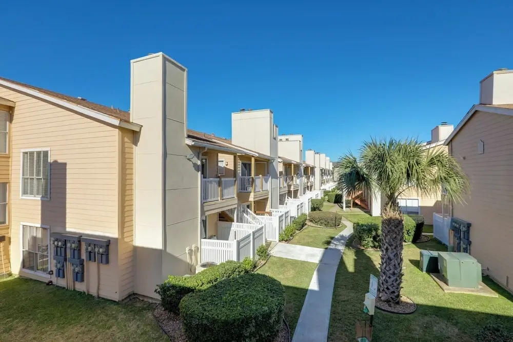 Balcony & Pool Access: Condo in Galveston!
