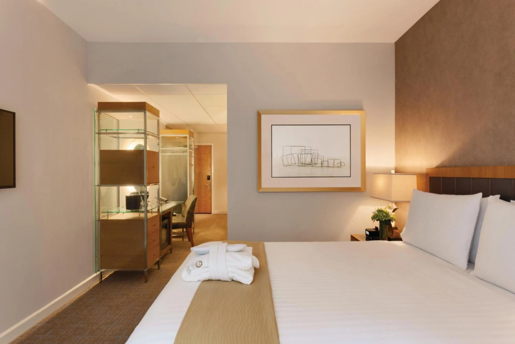 Отель Executive Hotel Le Soleil New York в Нью-Йорке