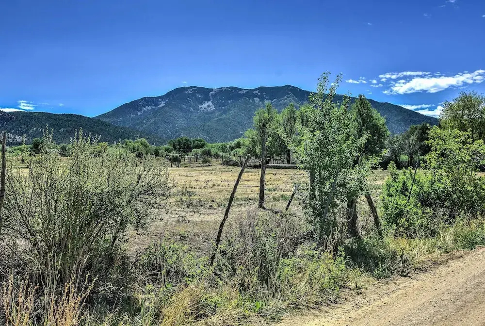 Arroyo Seco Adobe w/ Hot Tub Near Taos Ski Valley!