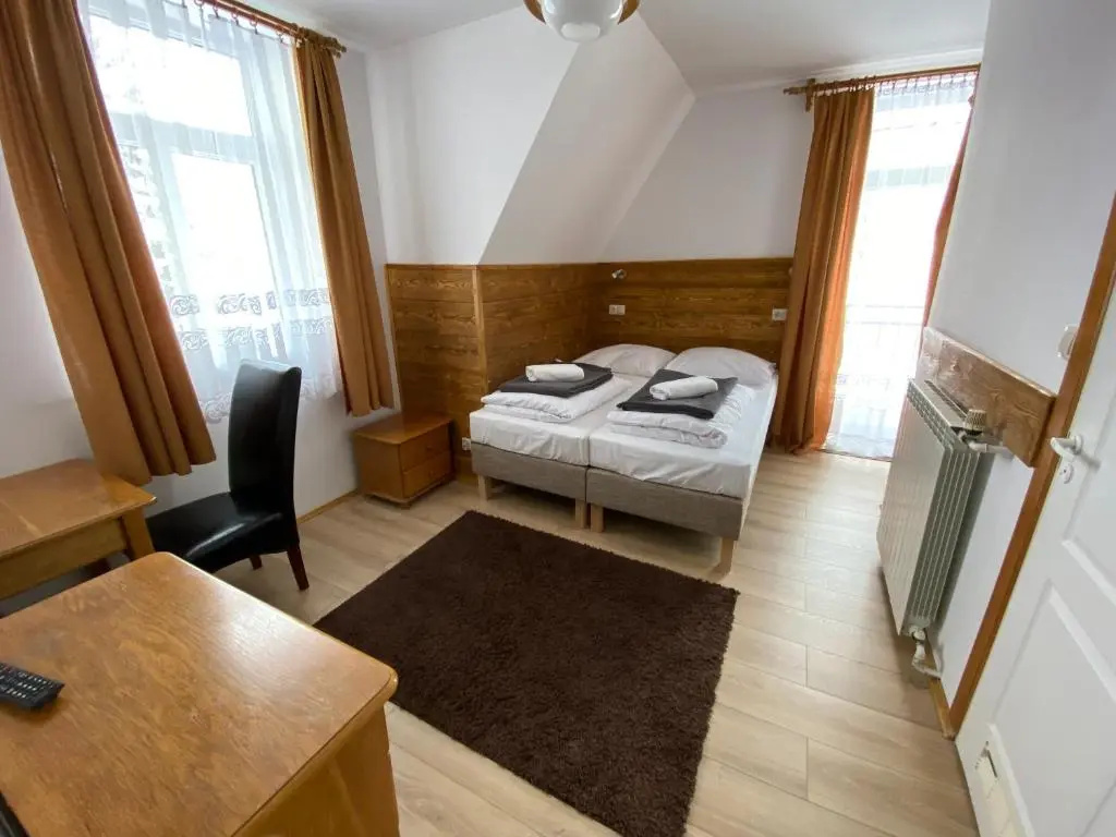 Standard Double room (full double bed)