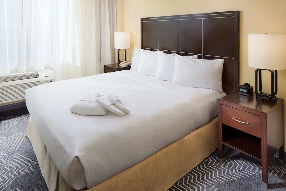 Double Suite (full double bed)