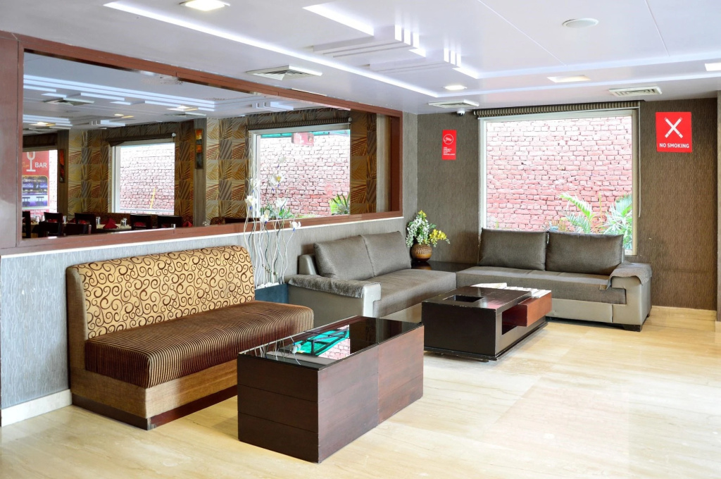 Lobby & Reception