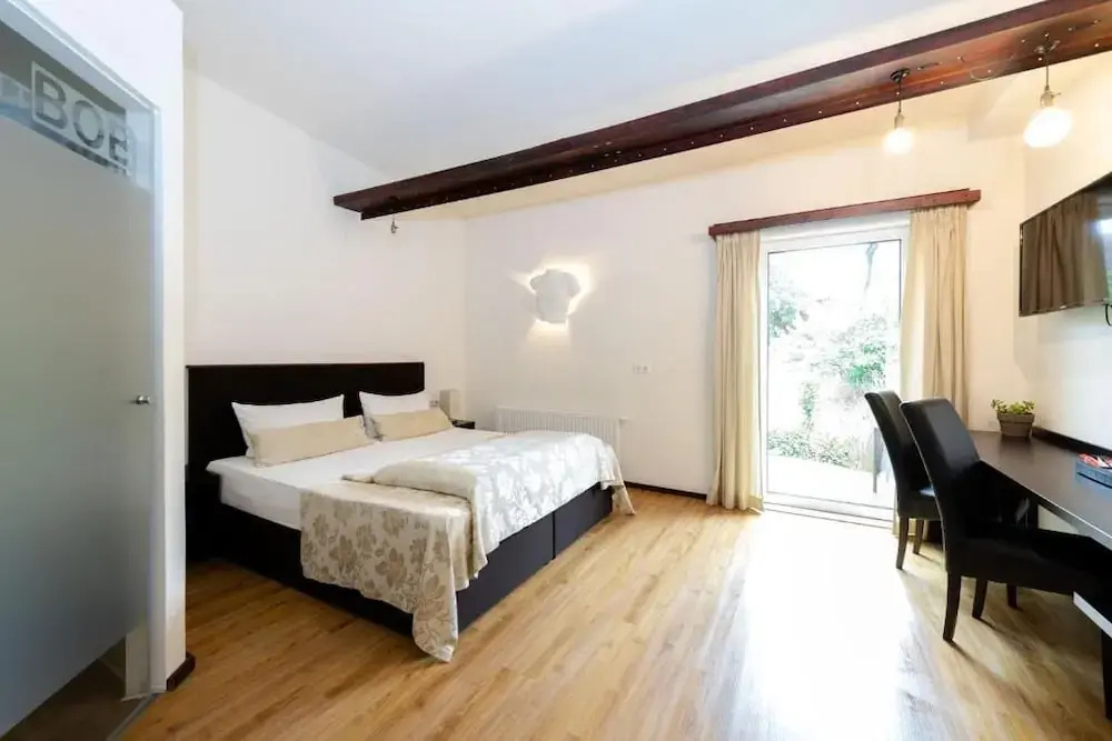Comfort room
