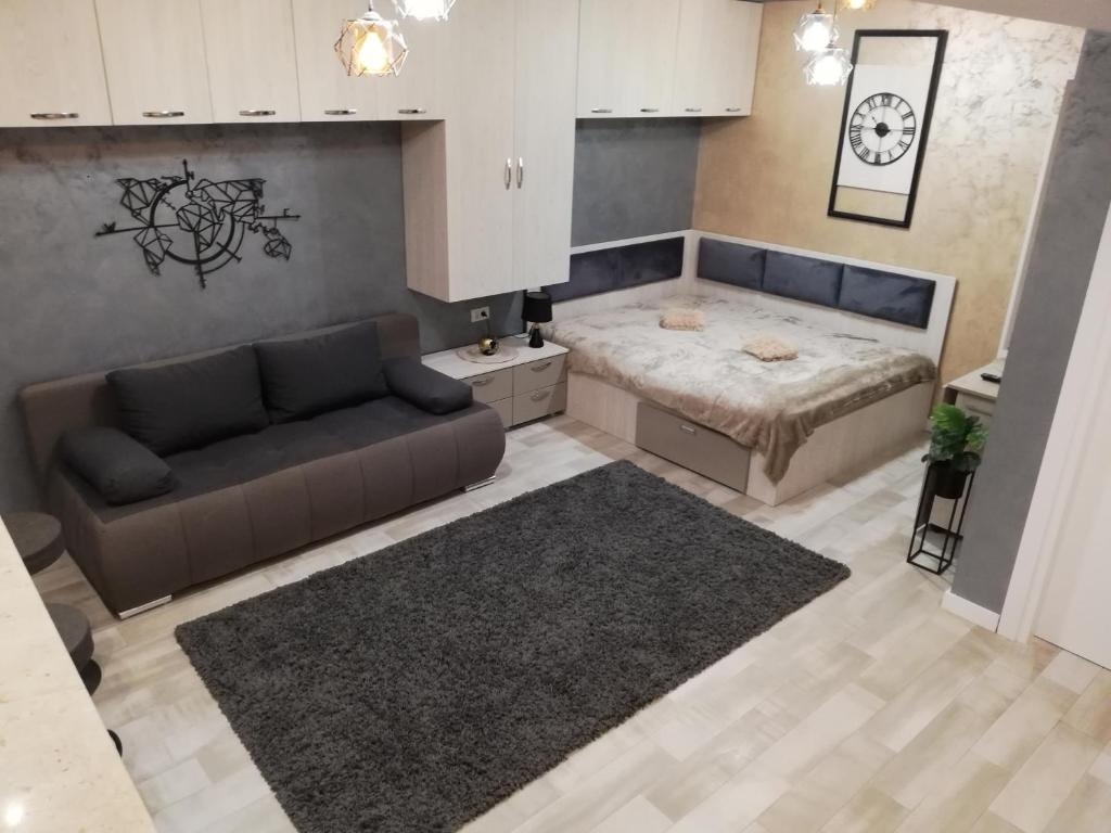 Tomis Suite — 4