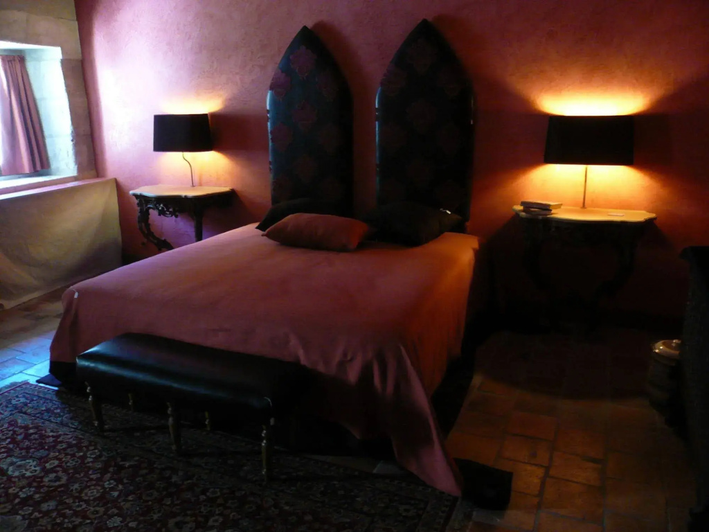 Voir la photo 2 — Chateau-Monastère de La Corroirie