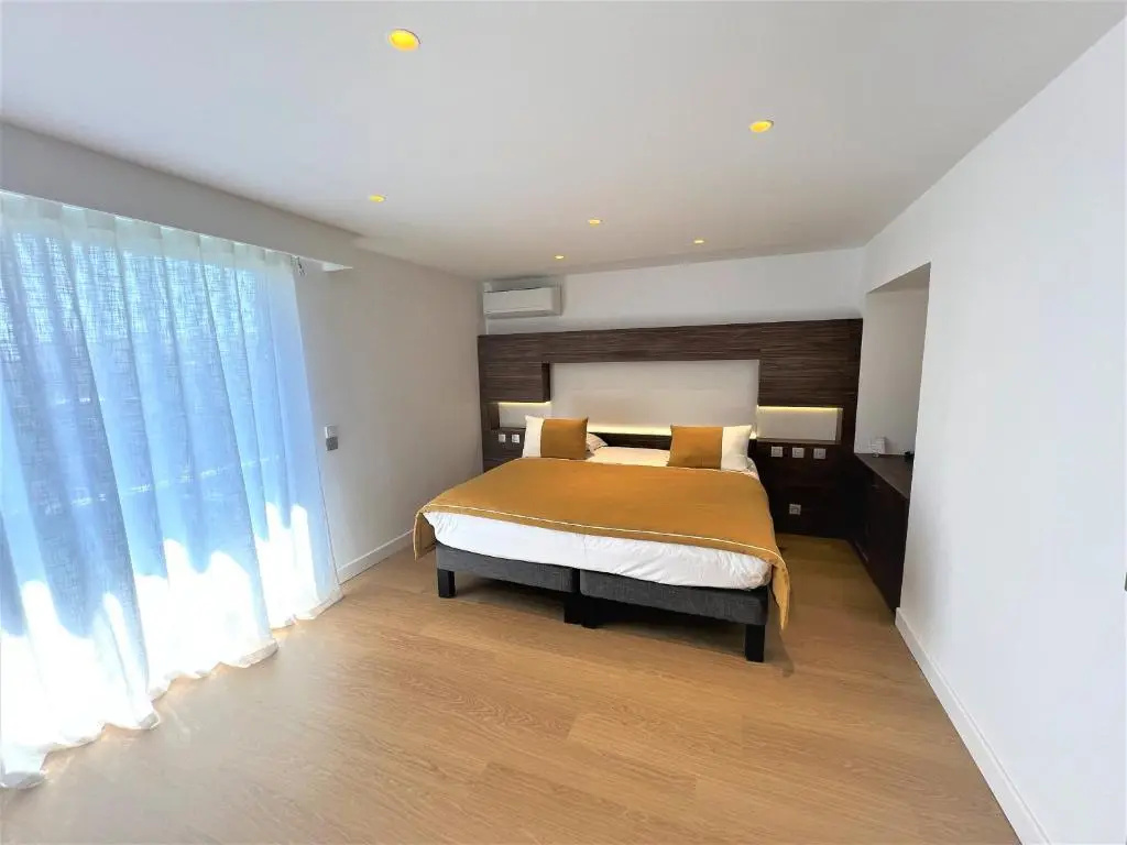 Junior Suite with city view