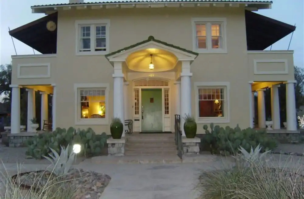 Catalina Park Inn Bed and Breakfast