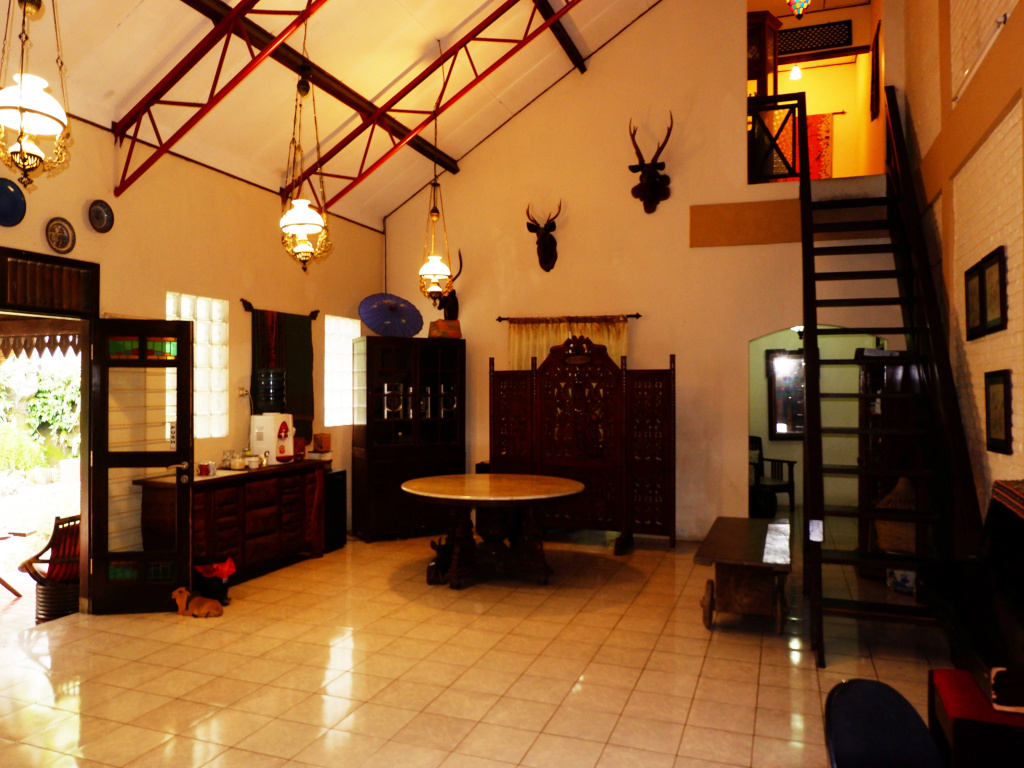 Lobby & Reception