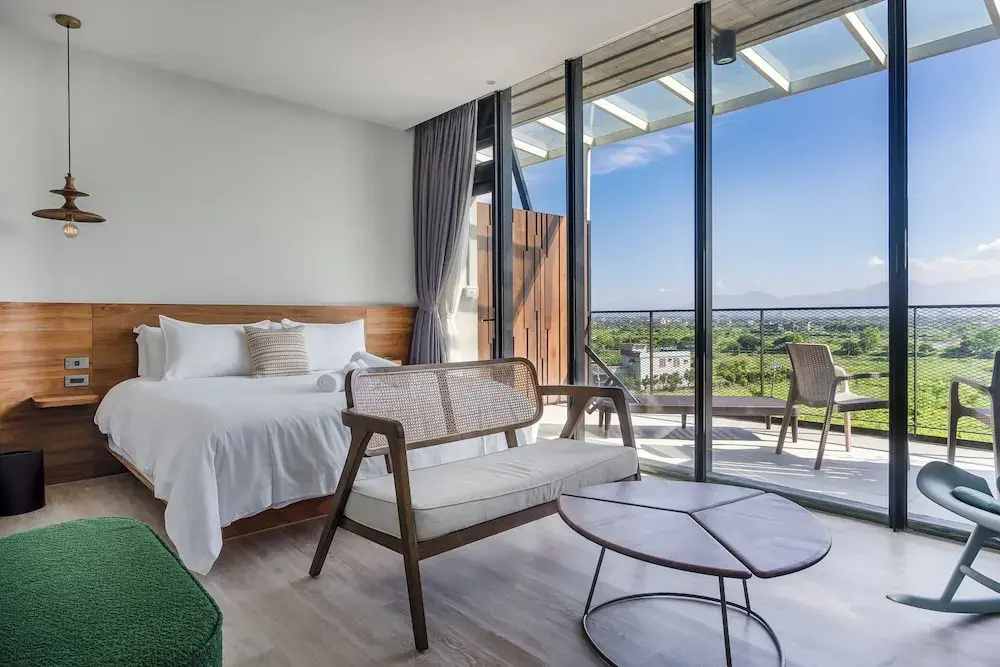 Deluxe Double room with balcony (full double bed)