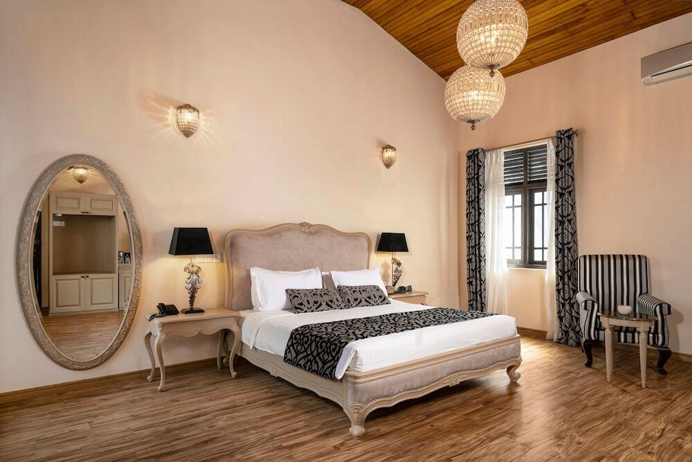 Clove Villa
