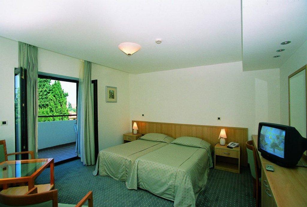 Hotel Flores by null