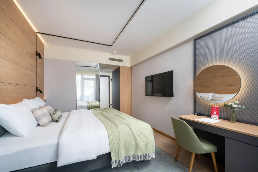 Classic Double room (full double bed)