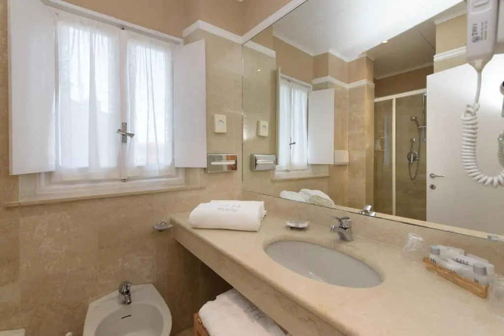 HH Hotel Helvetia - Chambres