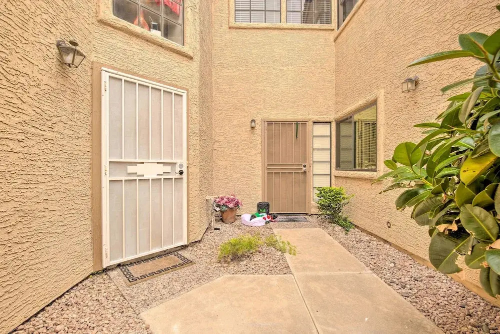 Breezy Mesa Condo w/ Community Pool & Hot Tub!