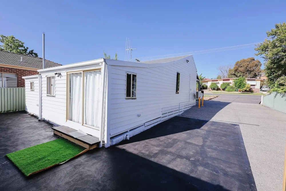 Cozy Family Home in Long Gully, Perfect for Relaxation in Bendigo