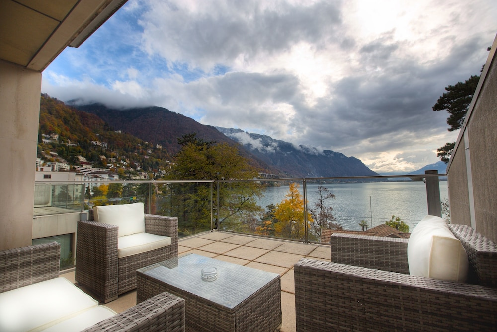 Montreux Lake View Apartments and Spa