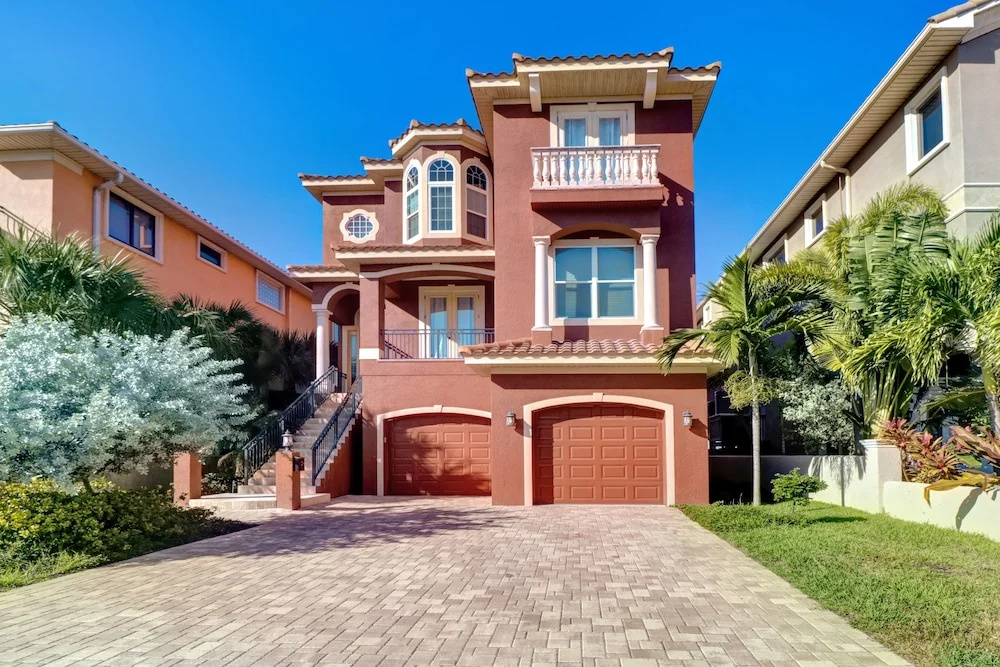 Gulf-front W/ Pool & Direct Beach Access 4 Bedroom Home