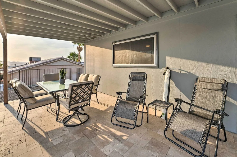 Desert Getaway w/ Pool, 2 Mi to Lake Havasu!
