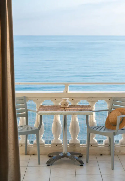 Family Apartment with balcony and with sea view