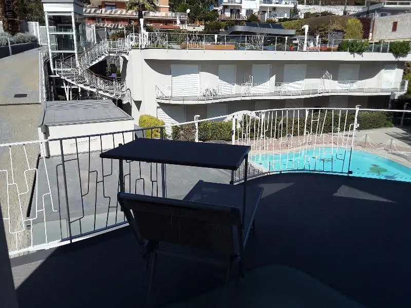 Suite with pool view