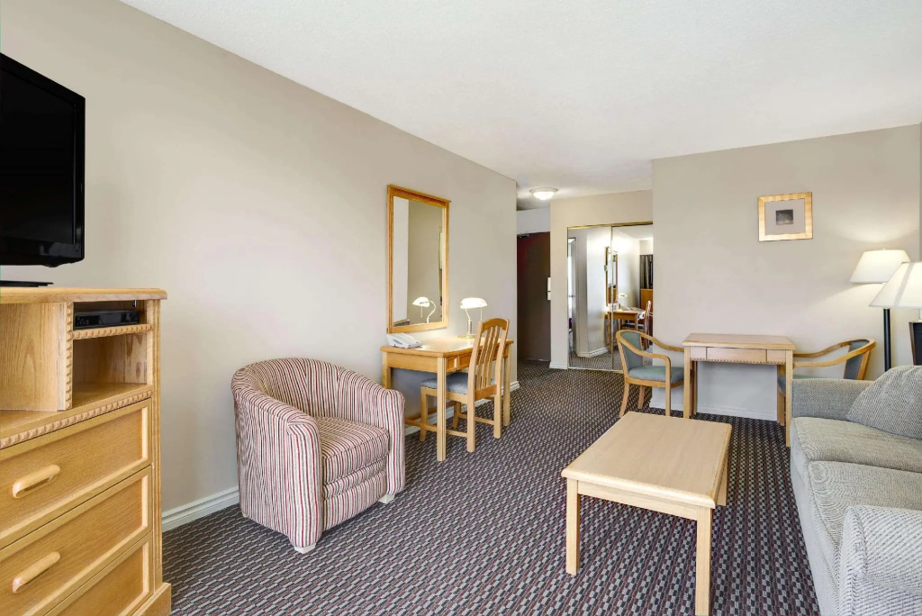 1 Bedroom Quadruple Suite
