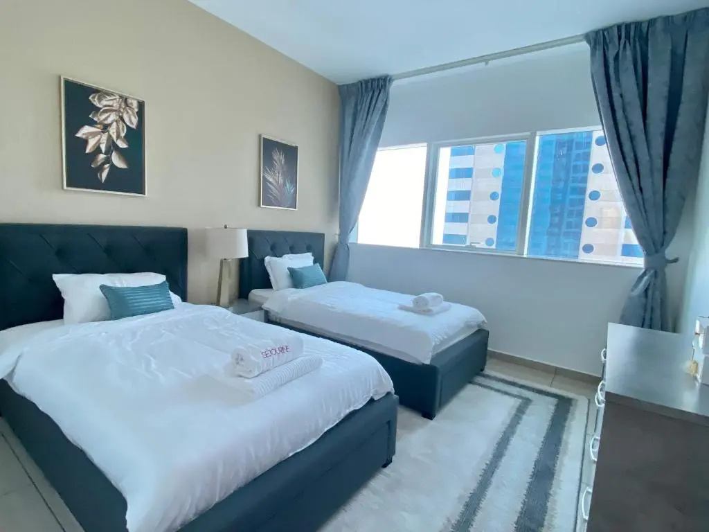 MP12 - Luxurious 2BR in Marina Pinnacle Tower - Chambres