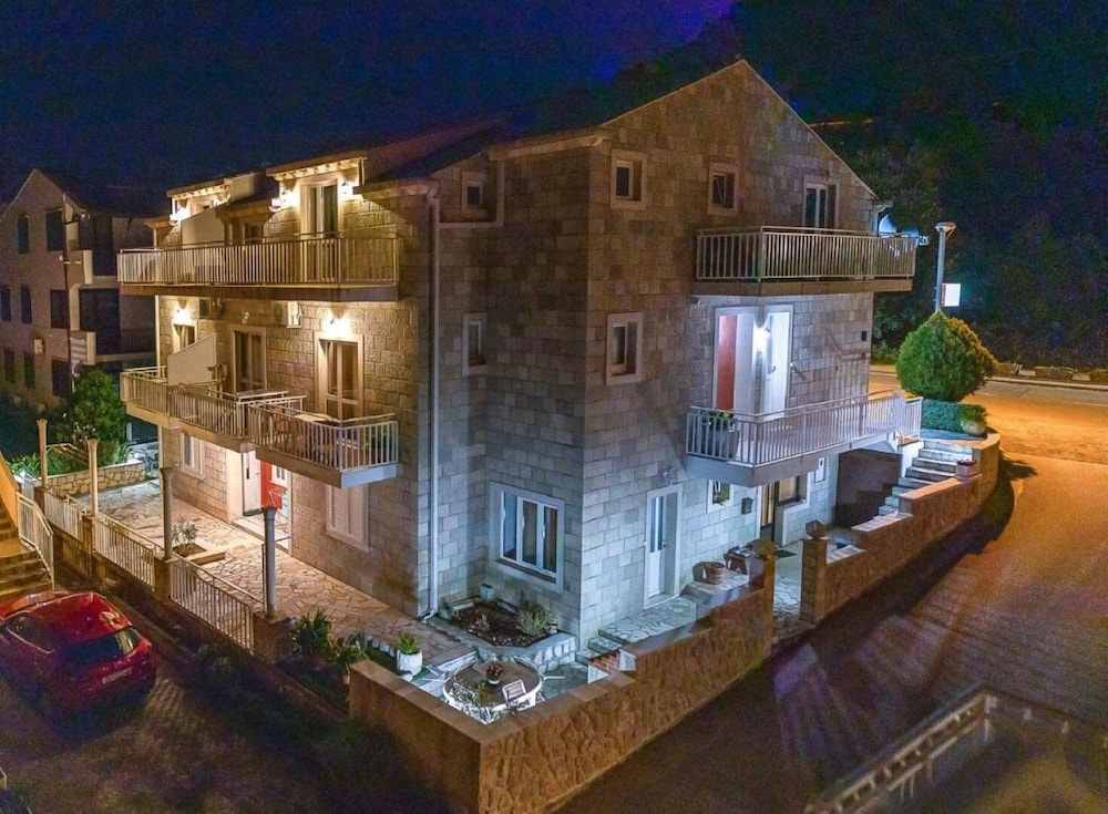 Apartments Pavo