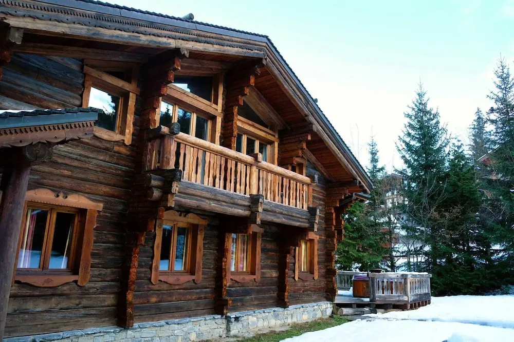 Chalet in La Tania Near Ski Slopes