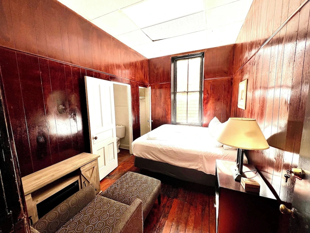 Standard Suite