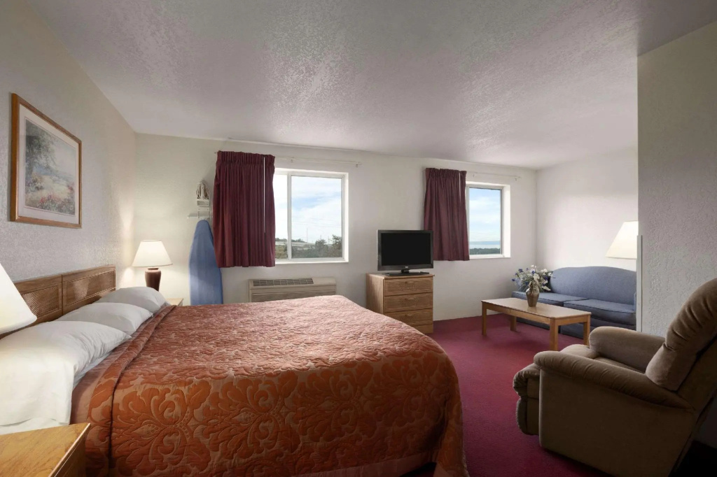 Double Suite (full double bed)