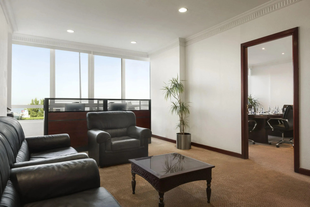 Ramada by Wyndham Beach Hotel Ajman — фото 3