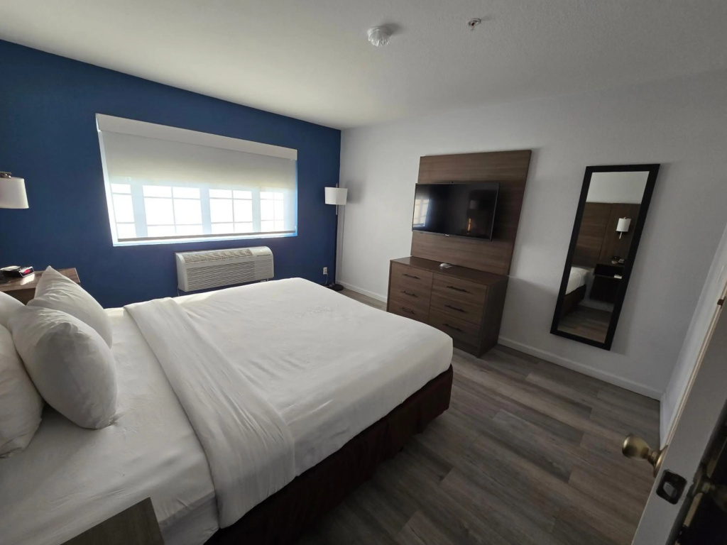 Quality Inn & Suites Tulare — 4