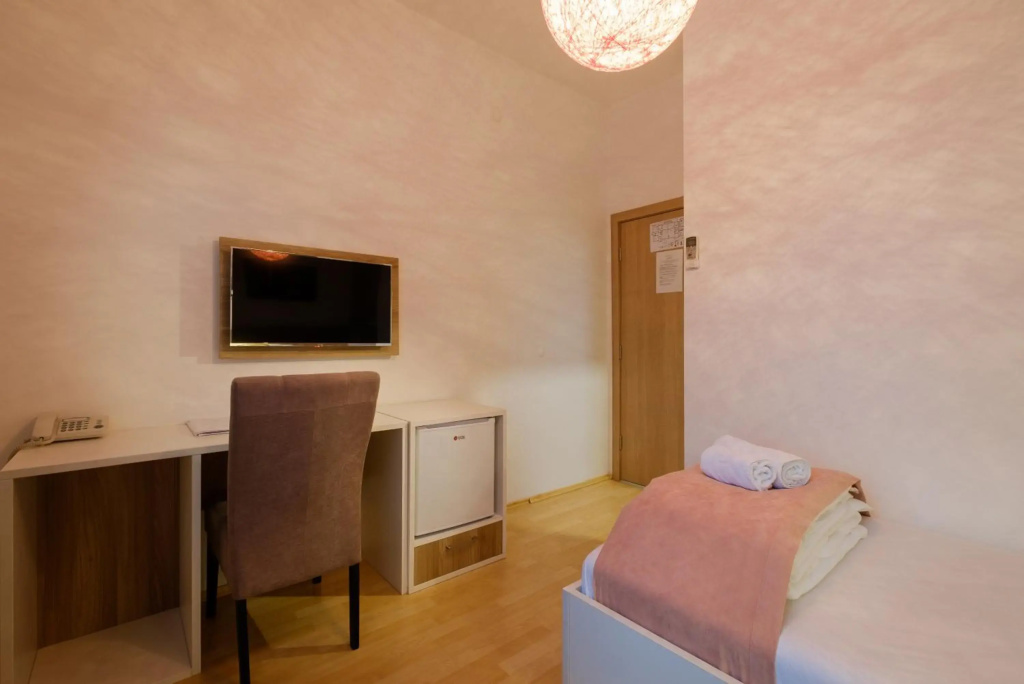 Airport Garni Hotel — фото