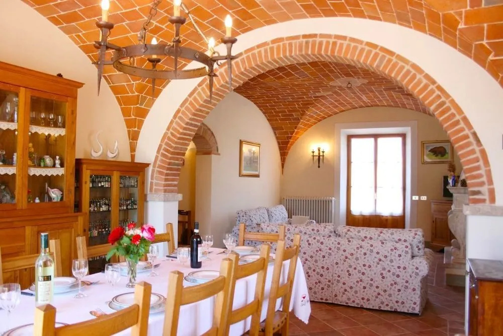 Stunning private villa for 8 guests with private pool, WIFI, TV, terrace, pets allowed and parking - фото 23
