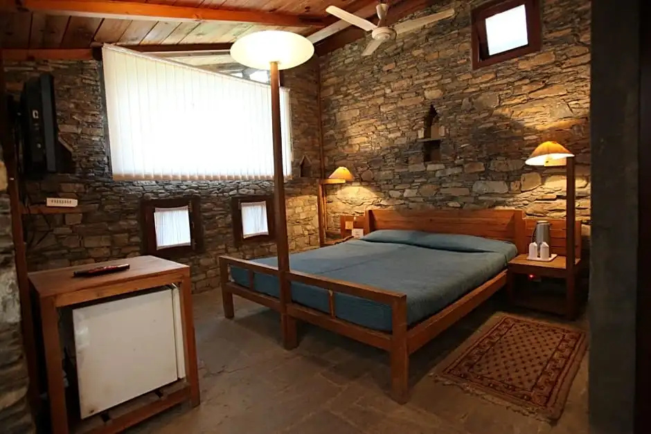 Aamod Monolith Resort Bhimtal - Chambres