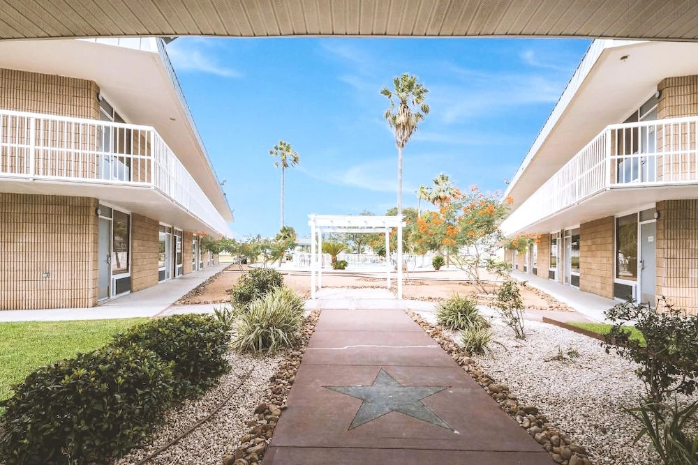 Blue Way Inn Fairmont — фото